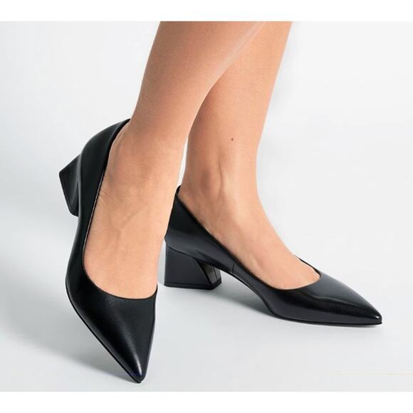 Franco Sarto Racer Pump Black Leather Size 8 Wide NIB Timeless Dressy Shoes - Picture 1 of 14